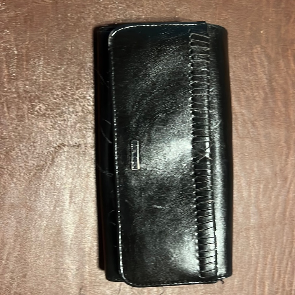 Free with purchase! Me Too black wallet